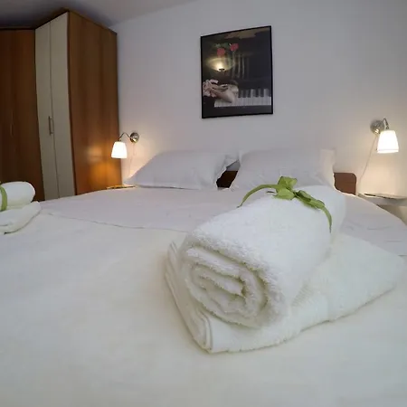 Pizzybondo Apartman *