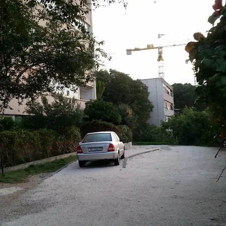 Pizzybondo Apartman *